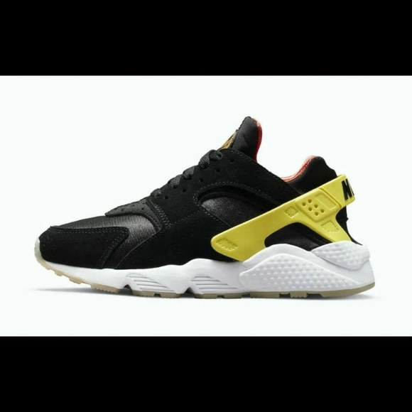 NEW Nike Air Huarache Women's Shoes Size 6 Black Yellow Sneakers DO5873-001 - Picture 3 of 6